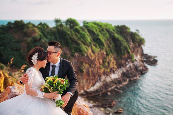 10 năm yêu nhau chưa từng được nhận 1 bó hoa, cô nàng vẫn quyết theo chàng về dinh 10 năm yêu nhau chưa từng được nhận 1 bó hoa, cô nàng vẫn quyết theo chàng về dinh